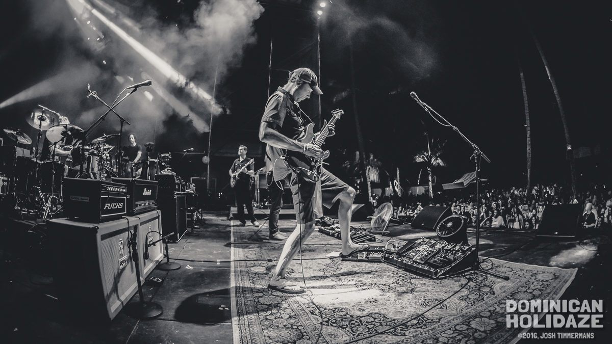 Pro-Shot Video: Umphrey's McGee Slays 'Wappy Sprayberry' At Dominican Holidaze 2016