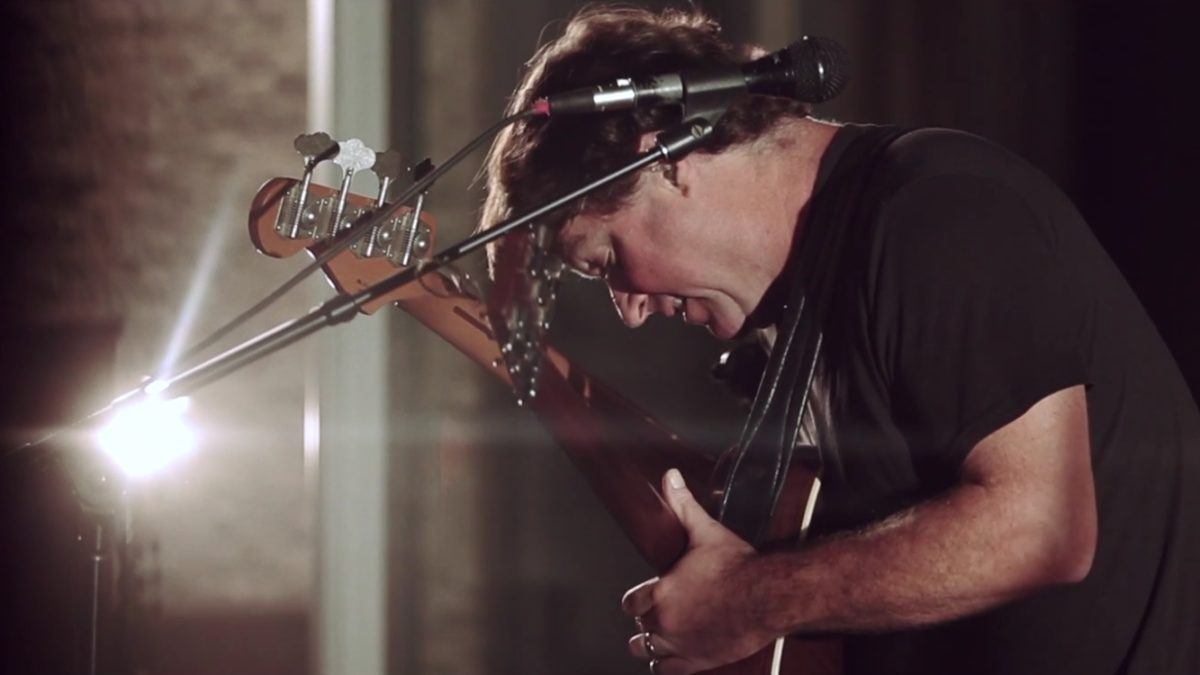 Keller Williams Performs OurVinyl Session