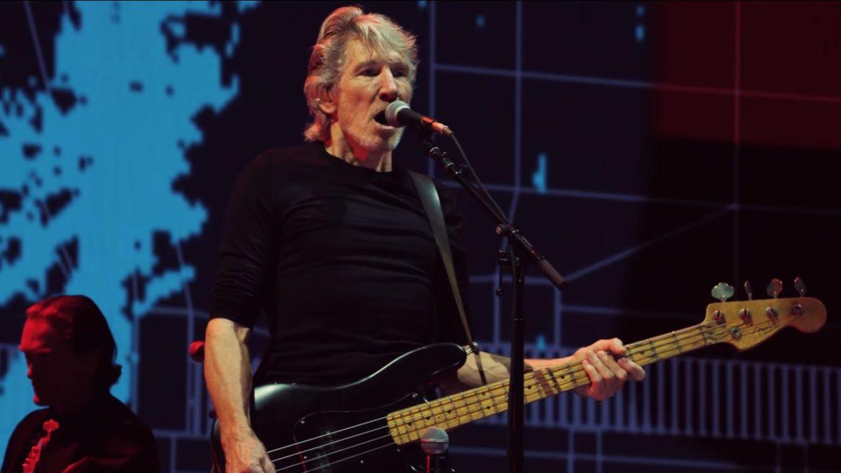 Pro-Shot Video: Roger Waters Performs ‘Pigs (Three Different Ones)’ Live In Mexico