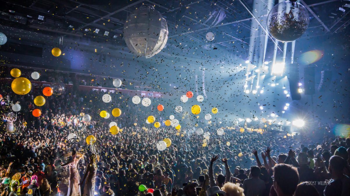The String Cheese Incident Ring In 2017 With Theatrics: Photos, Videos & Setlist