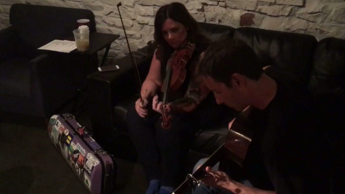 Yonder Mountain String Band Shares Backstage Rehearsal Video Of Ween Cover