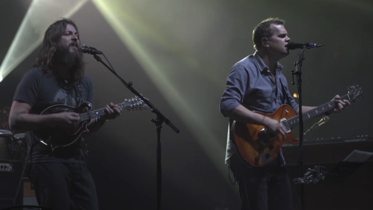 Pro-Shot: Anders Beck & Paul Hoffman Join Umphrey’s McGee For 'Can’t You See' Cover