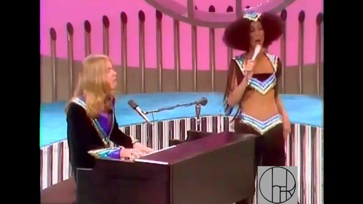 Gregg Allman & Cher Perform ‘Midnight Rider’ & More In 1975