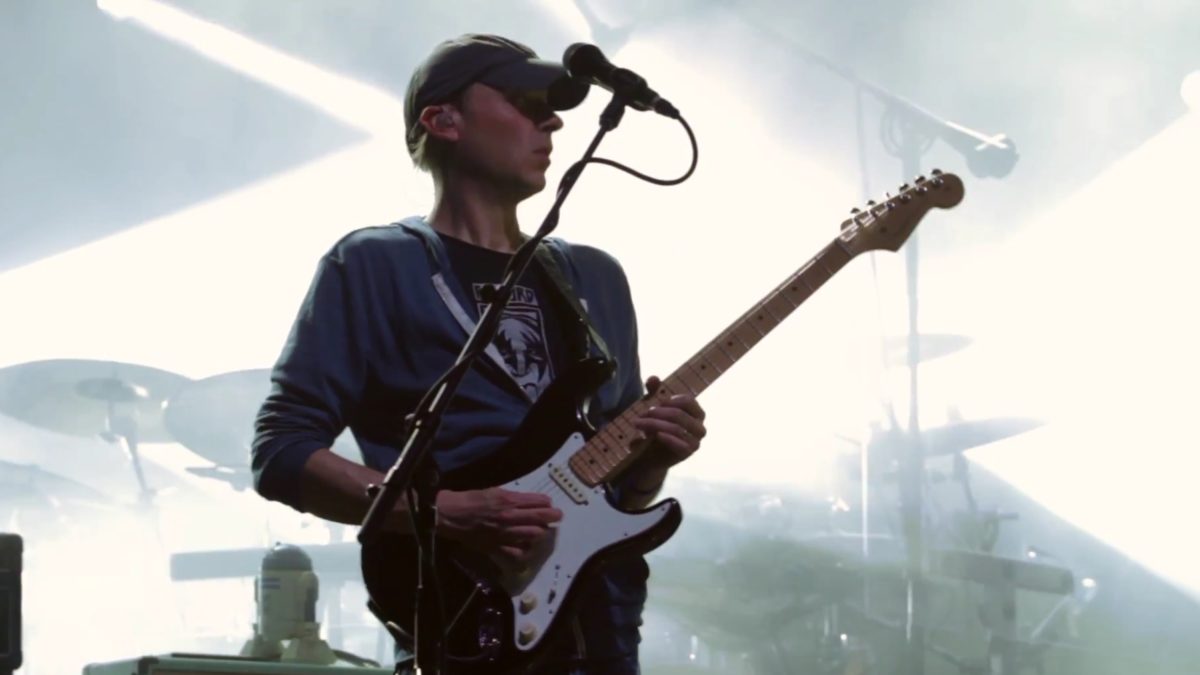 Pro-Shot Video: Umphrey's McGee Performs ‘Wizard Burial Ground’ & ‘Attachments’ At Summer Camp 2016