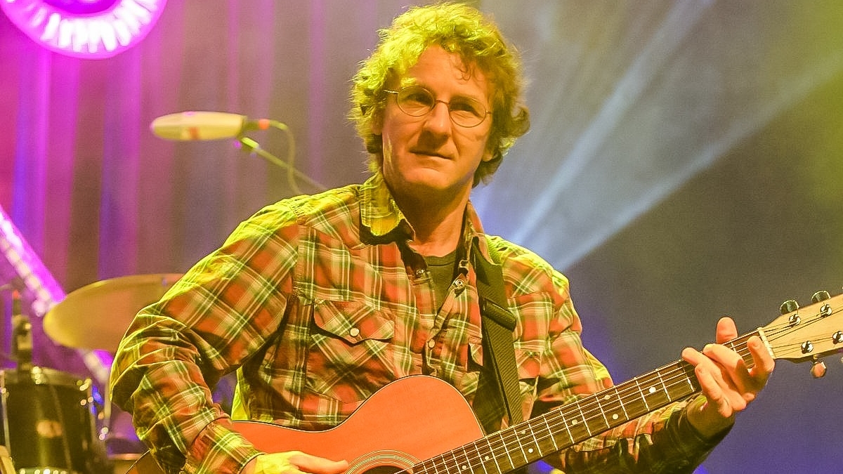 Railroad Earth Welcomes Member Of TAUK & Busts Out Grateful Dead Cover At The Cap