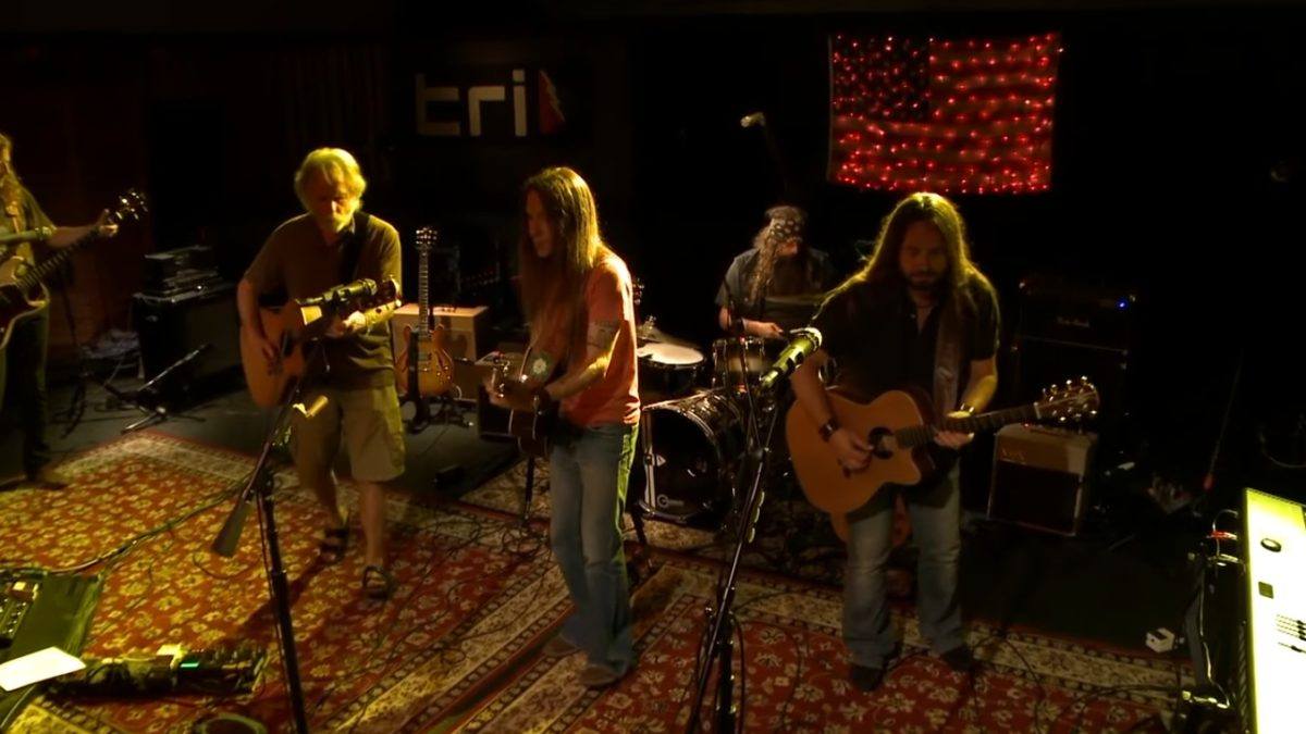 Blackberry Smoke To Release DVD Filmed At TRI Studios Featuring Special Guest Bob Weir