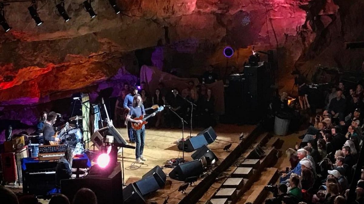 Chris Robinson Brotherhood Offers Debuts At 'Bluegrass Underground'