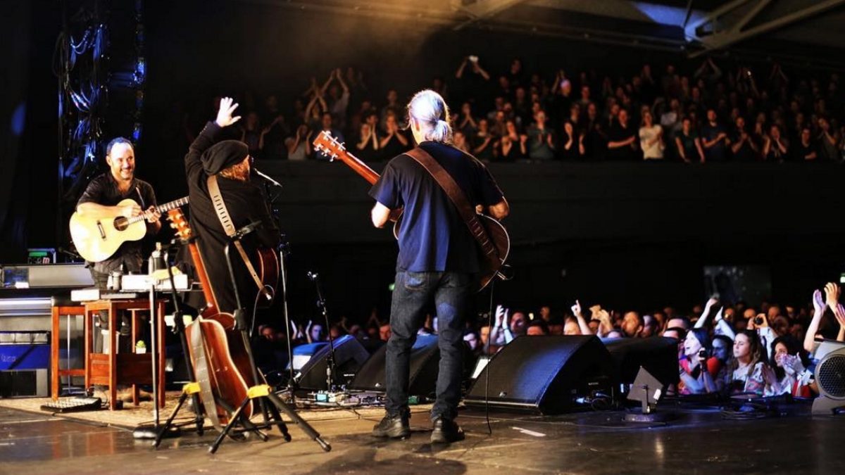 Carlos Varela Joins Dave Matthews & Tim Reynolds In Berlin