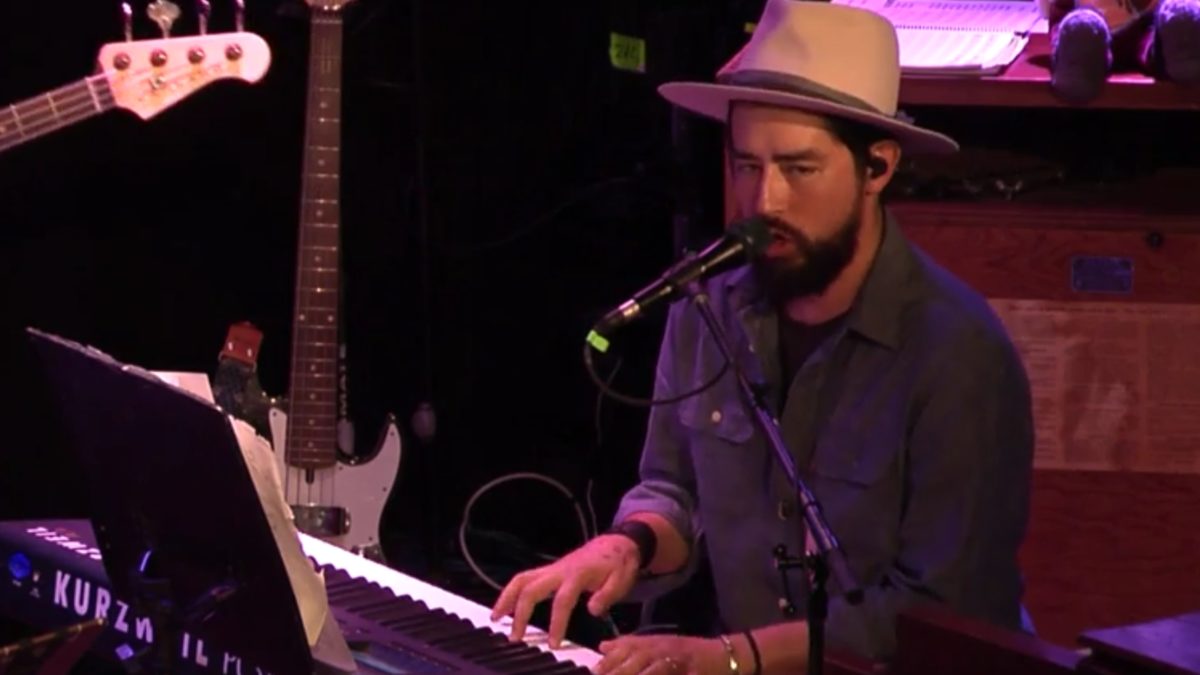 Pro-Shot Full Show Video: Jackie Greene Performs ‘Giving Up The Ghost’ Album At Sweetwater