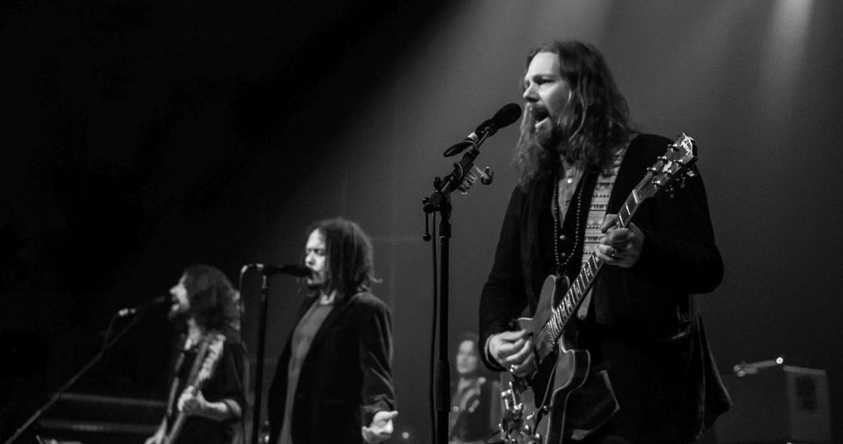 Magpie Salute J Russo Crop