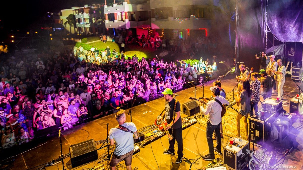 Pro-Shot Video: Greensky Bluegrass Fill Stage With Guests At Strings & Sol 2016