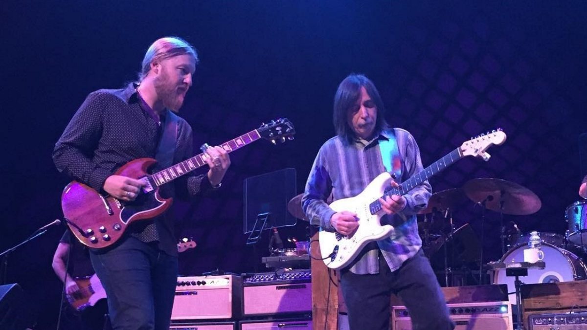 Tedeschi Trucks Band Welcomes Jack Pearson & Tony Joe White In Nashville