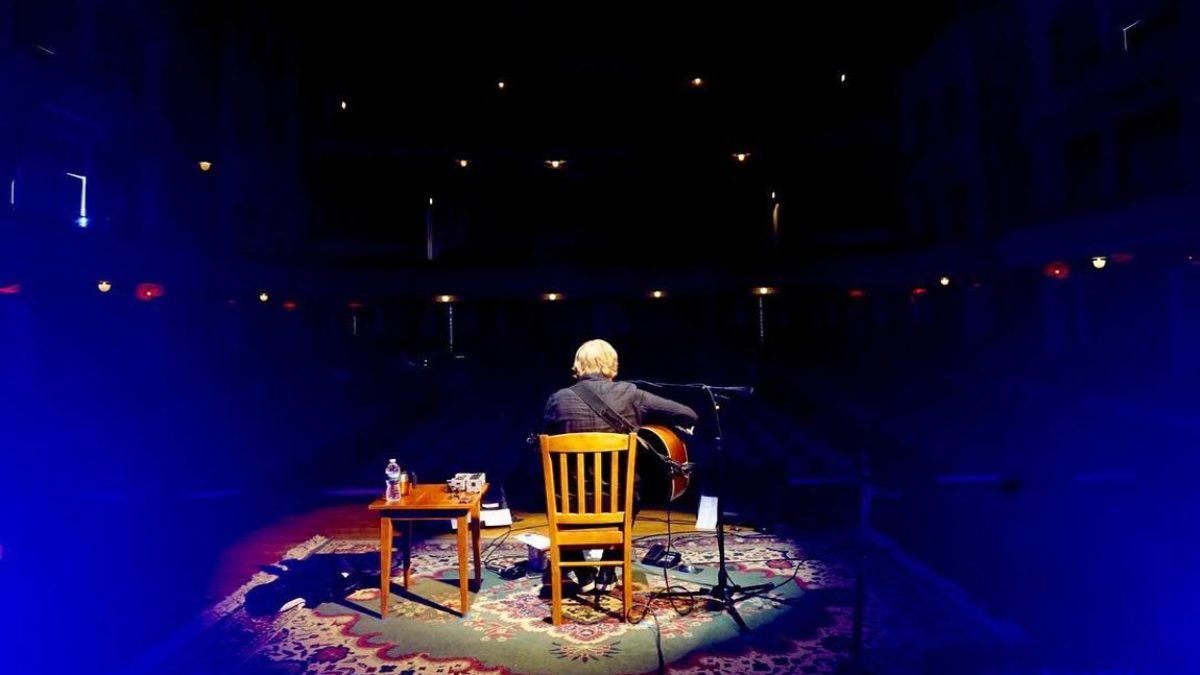 Trey Anastasio Covers Bowie & Offers Solo Acoustic Debuts In Troy