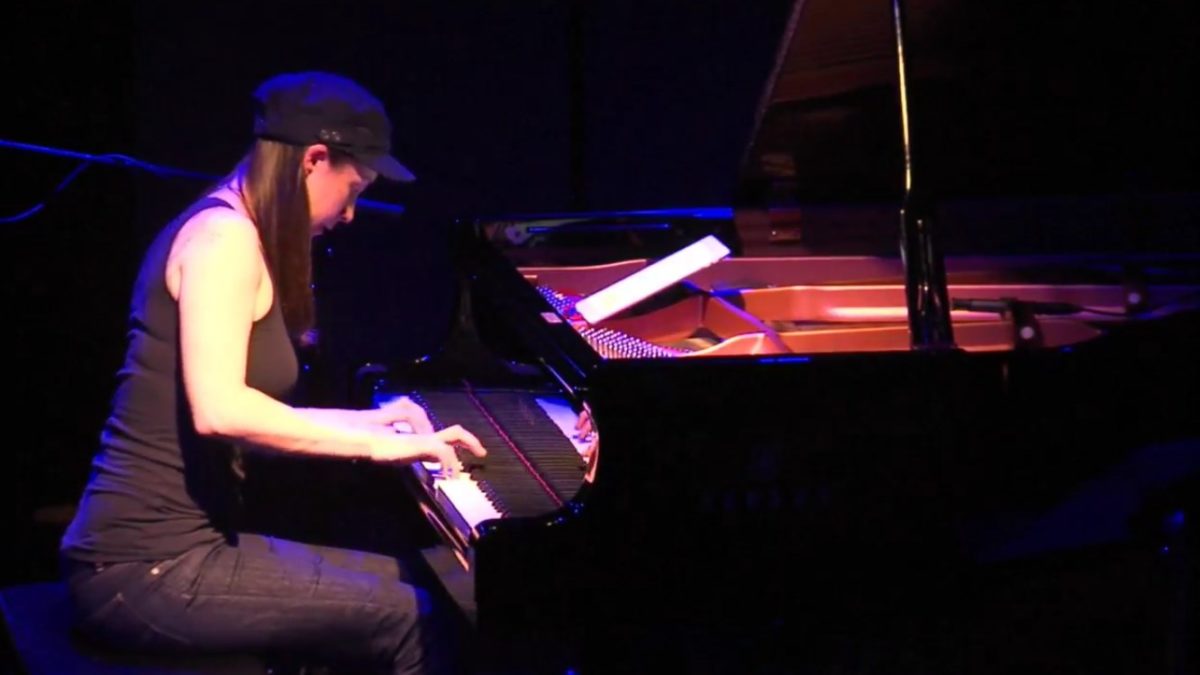 Full Set Video: Holly Bowling Performs At The Hamilton Live