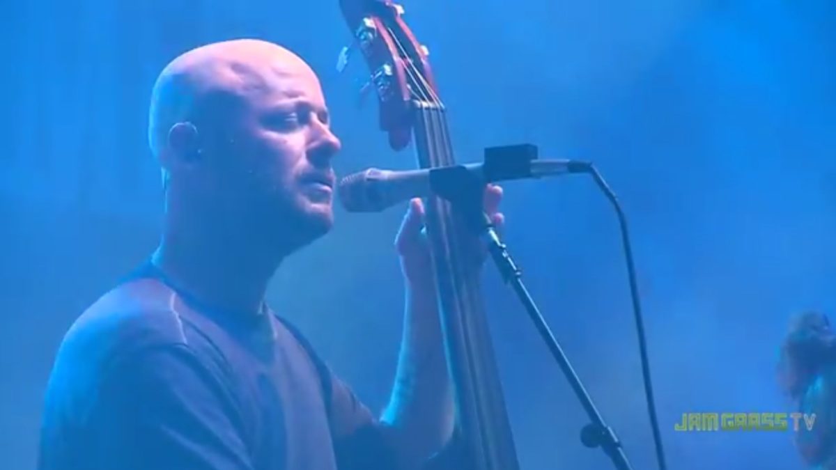 Pro-Shot Video: Yonder Mountain String Band Performs '40 Miles From Denver' At 2016 String Summit