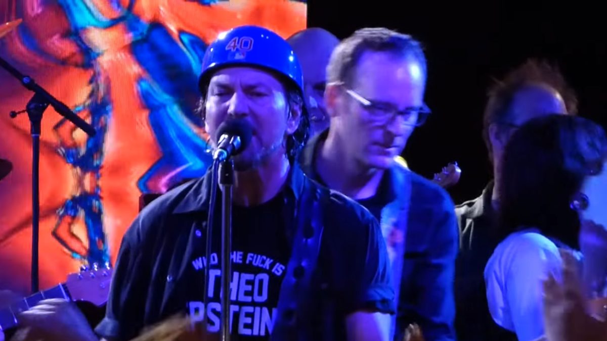 Eddie Vedder Performs At Hot Stove Cool Music Benefit Concert In Boston