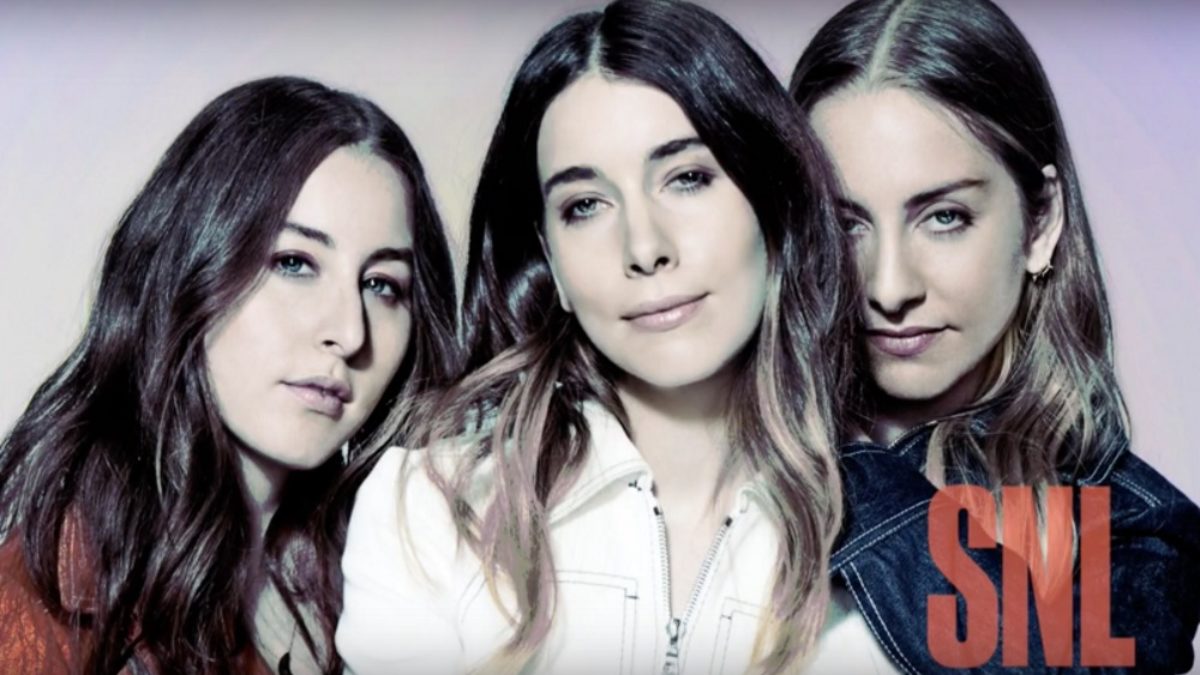 HAIM Perform On 'Saturday Night Live'