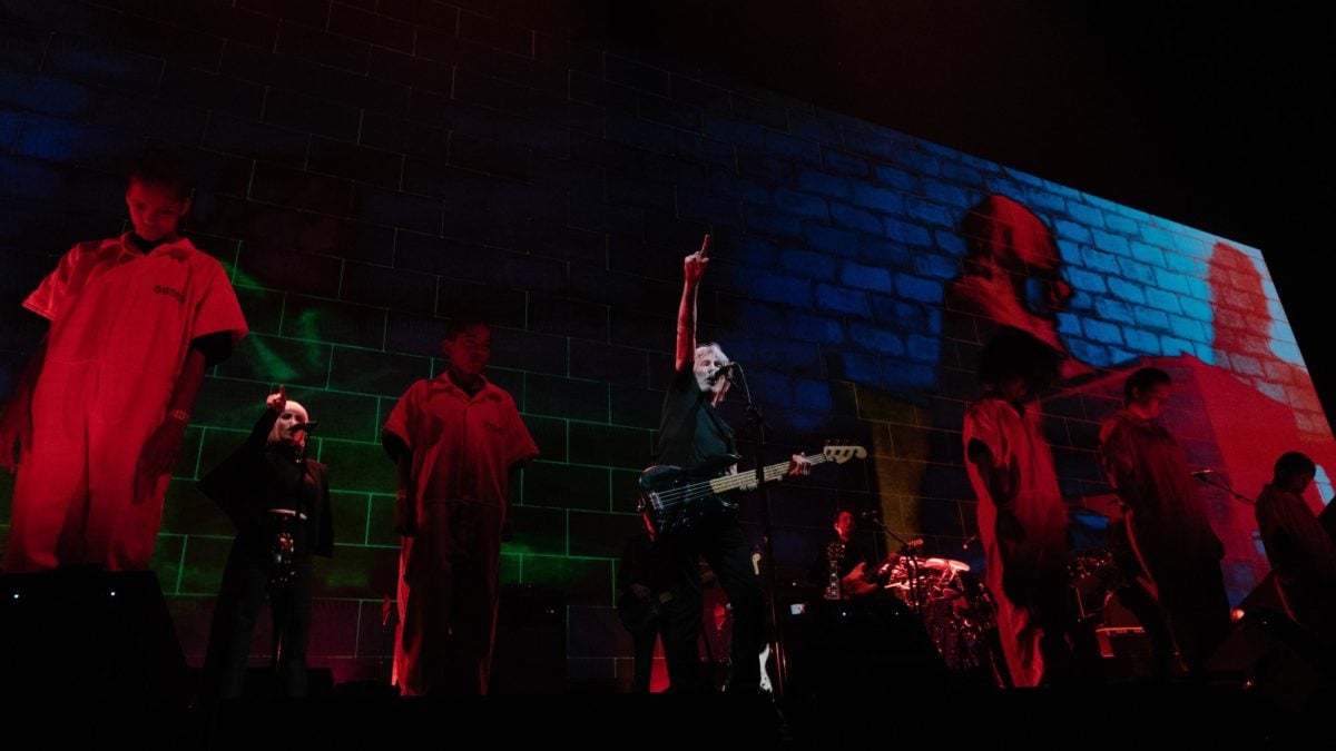 Roger Waters Presents Dress Rehearsal For Us + Them Tour