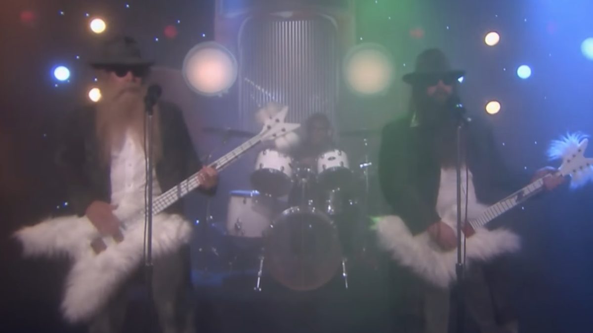 Chris Stapleton & Kevin Bacon Perform As ZZ Top On ‘The Tonight Show’