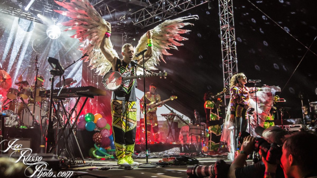 Pro-Shot Video: Sufjan Stevens Performs ‘Carrie & Lowell’ Live