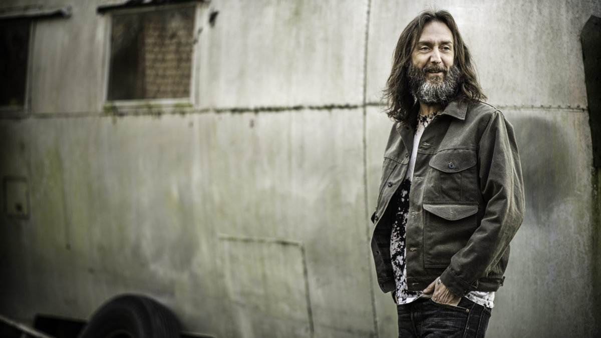 Chris Robinson Makes Solo Acoustic Debut In Santa Cruz