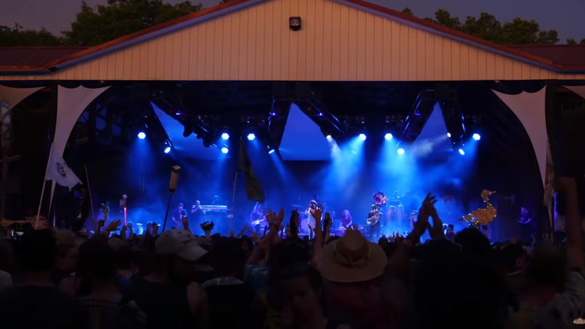 Pro-Shot Video: The Roots Perform At Summer Camp 2016