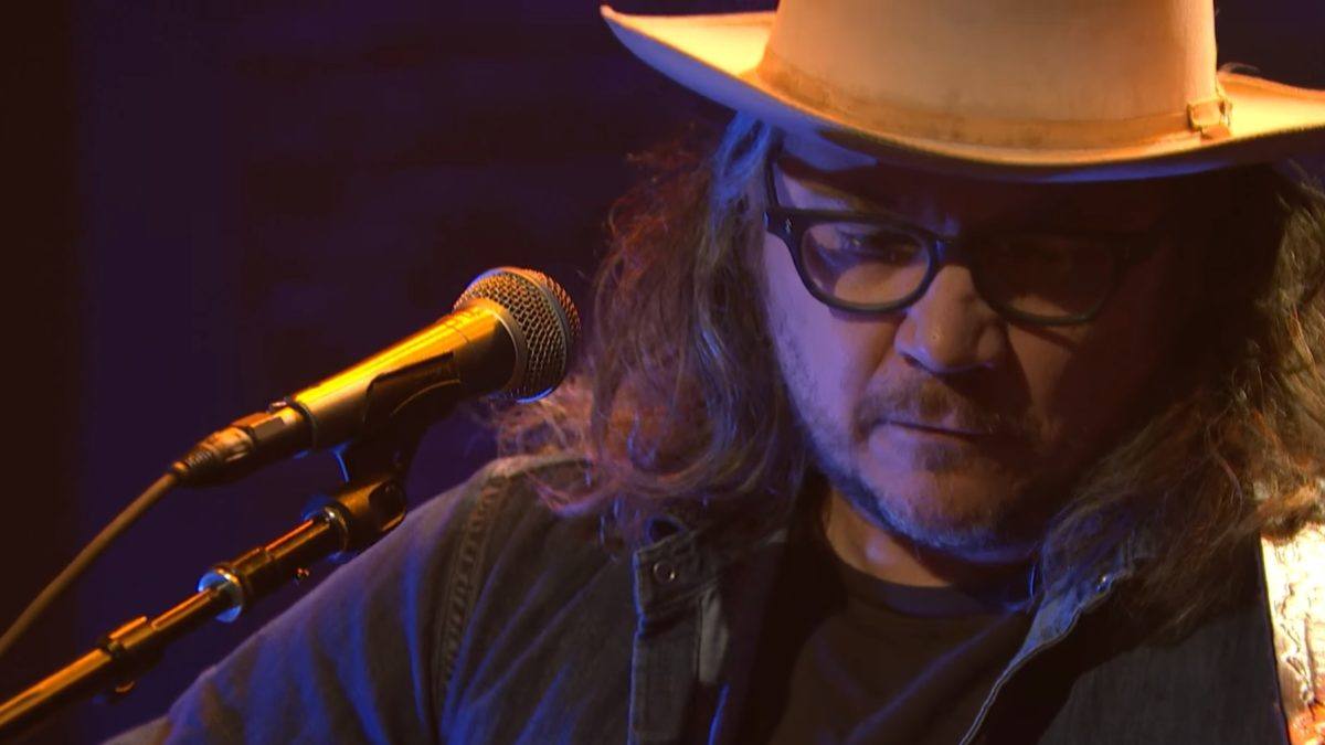 Jeff Tweedy Performs ‘I Am Trying to Break Your Heart’ On ‘Late Night’