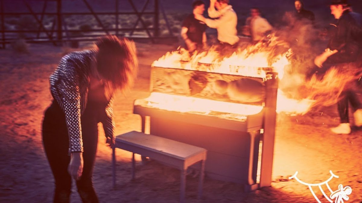 Arcade Fire Shares New Single 'Creature Comfort'