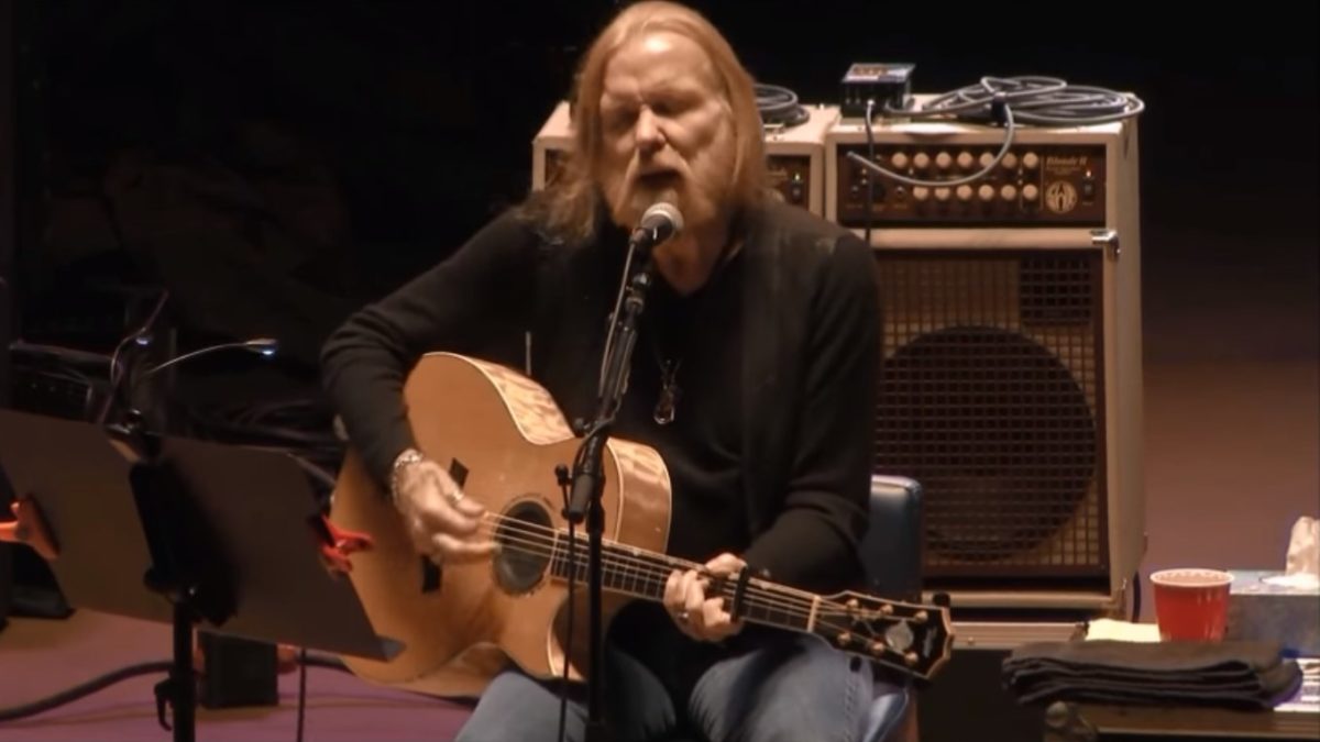 Gregg Allman Teams With Scott Sharrard For Acoustic Set At Red Rocks In 2016