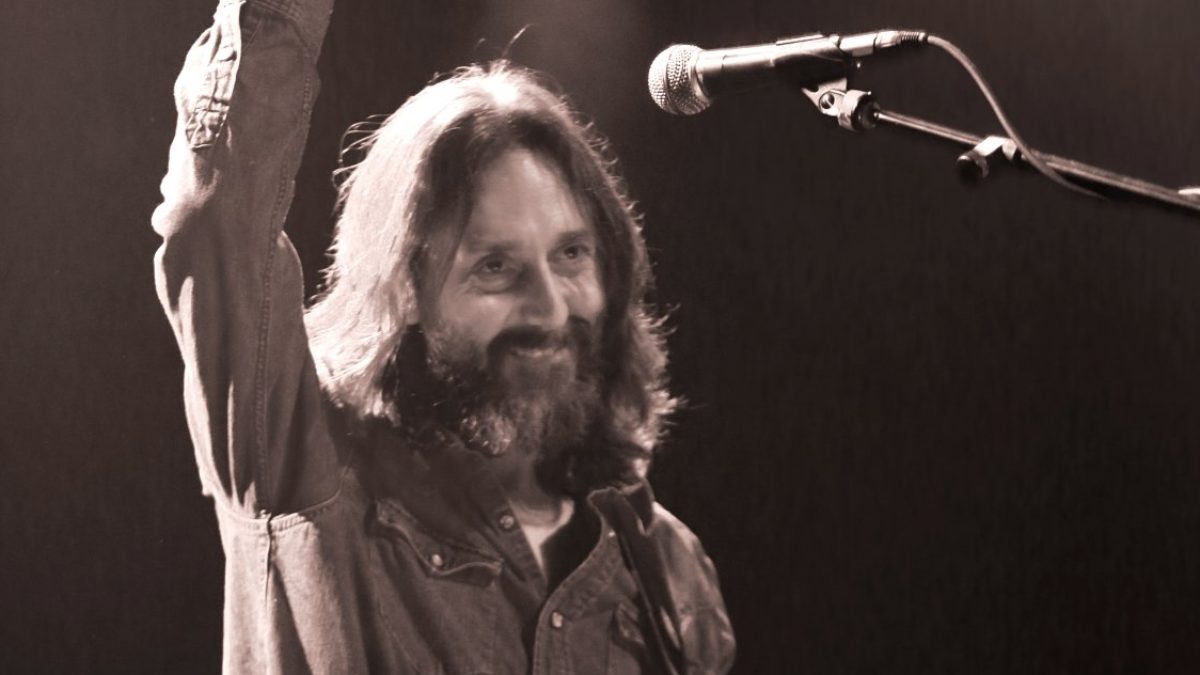 Chris Robinson Curates Spotify Playlist For YETI Coolers