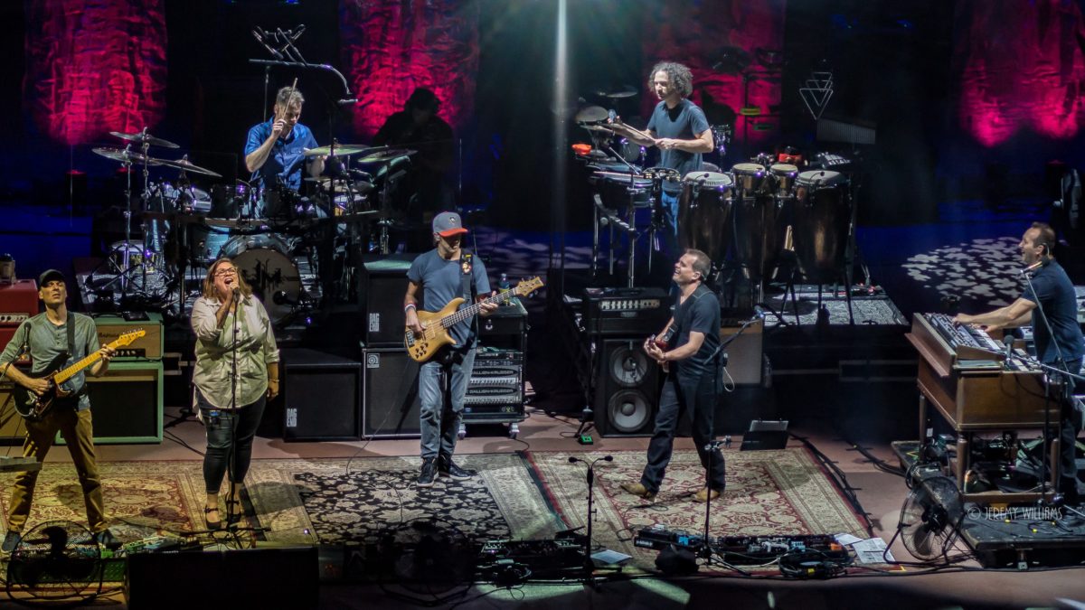 Umphrey's McGee Welcomes Jen Hartswick, Dave Grippo & String Quartet On This Date In 2006