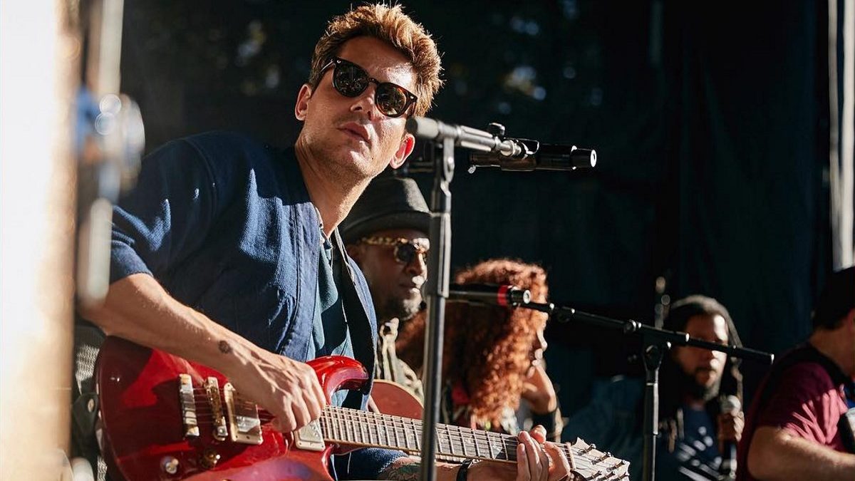 John Mayer Debuts 'They Love Each Other' Cover At Shoreline