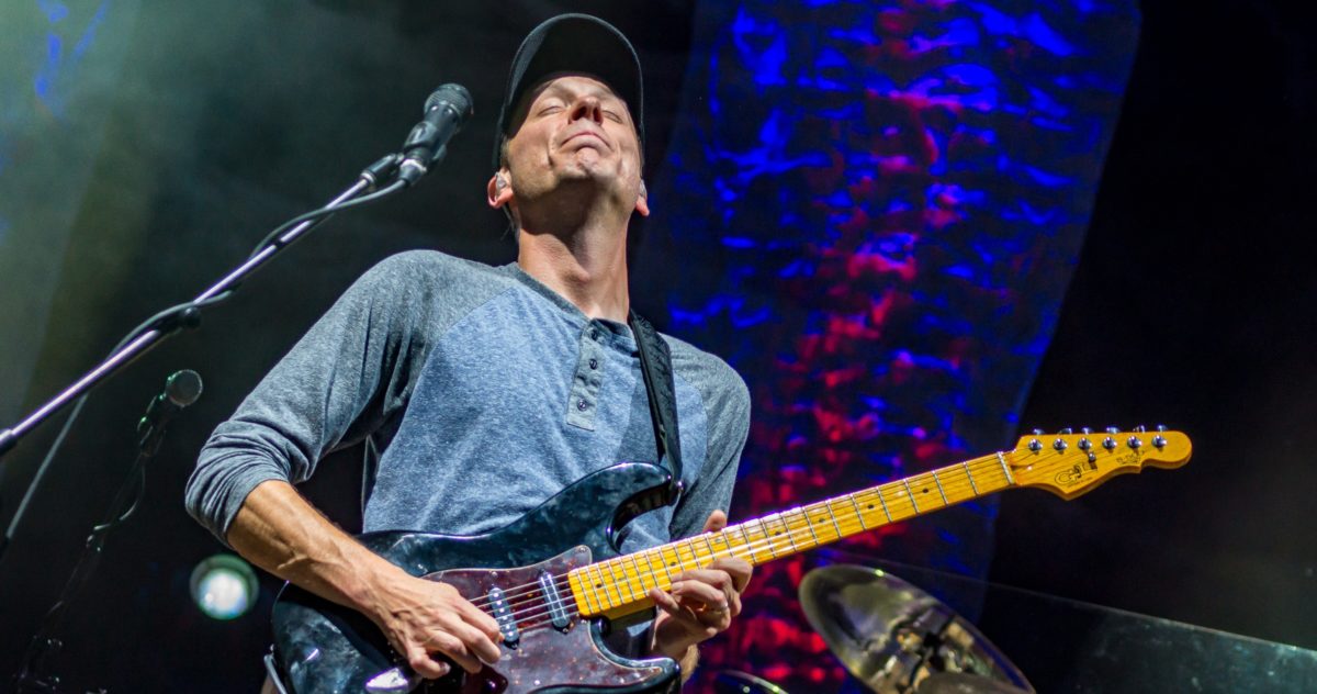 Umphrey's Jake Red Rocks Williams Crop