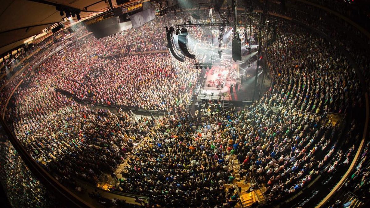 Sweet & Velvety Sunday: Night Three Of Phish Baker's Dozen Residency - Recap, Setlist & The Skinny