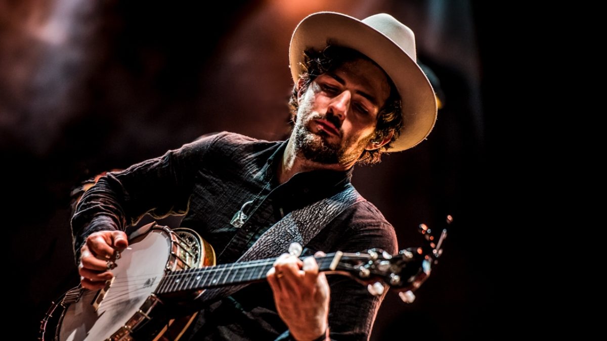 The Avett Brothers Among Additions To Willie Nelson Make-Up Show In Charlotte