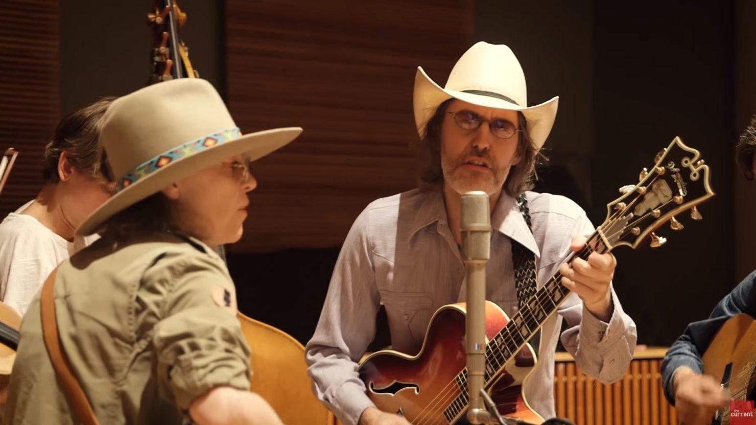 Pro-Shot Video: David Rawlings Performs ‘Cumberland Gap’ Live On The