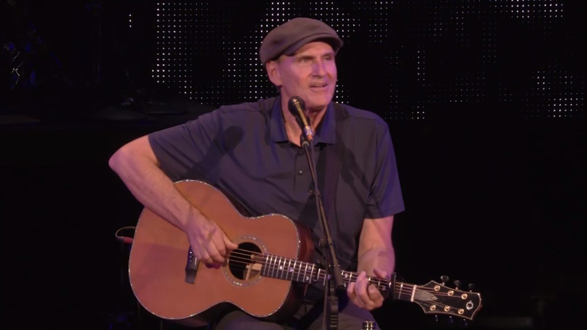 Pro-Shot Video: James Taylor Honors Glen Campbell in Ohio