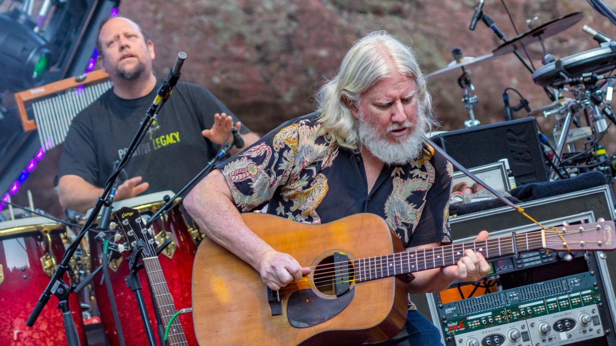 Pro-Shot Video: The String Cheese Incident Covers ‘Land’s End’ At Red Rocks