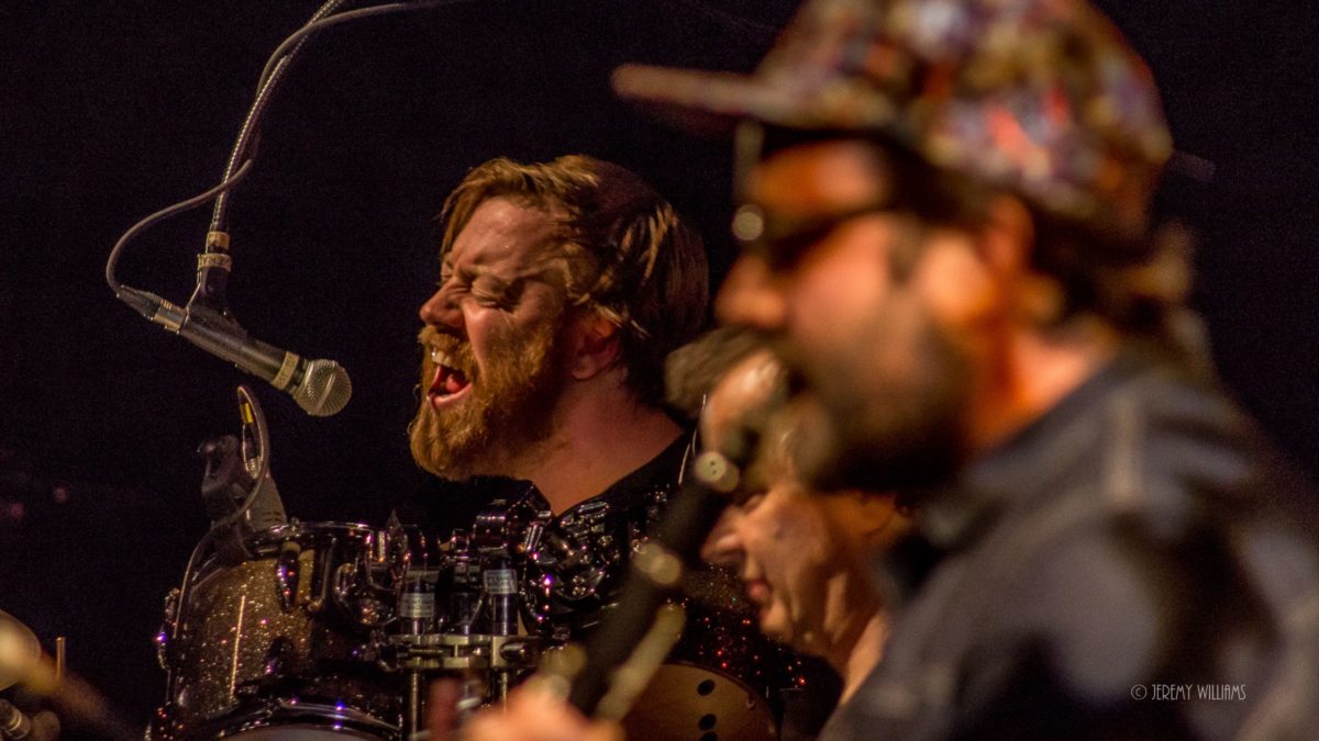 Pro-Shot Video: Joe Russo's Almost Dead Welcomes Stuart Bogie For Mississippi Half-Step > Estimated