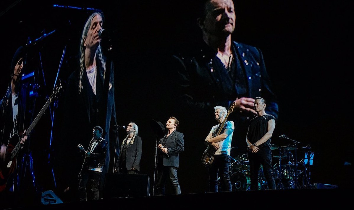 U2 Patti Smith Twitter