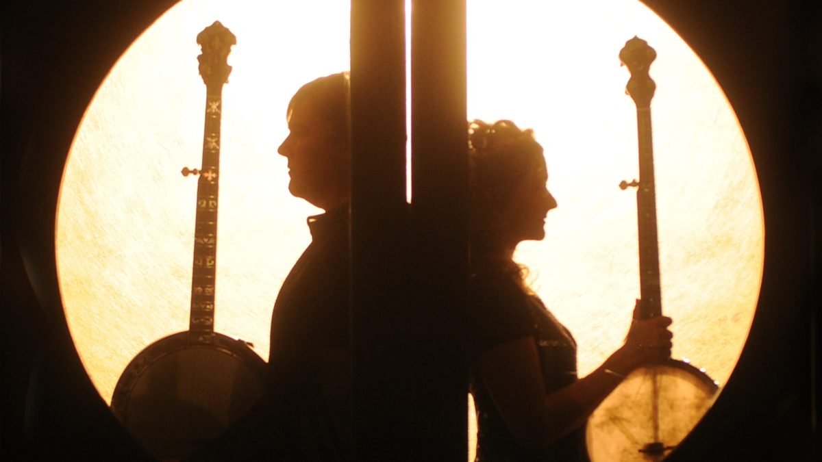 Bela Fleck & Abigail Washburn Announce New Album ‘Echo In The Valley’ & Share Single