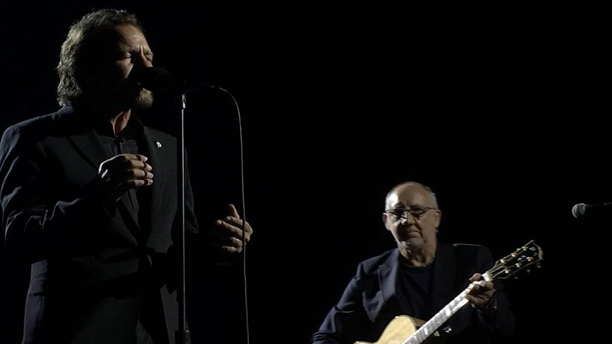 Eddie Vedder Performs With Pete Townshend's 'Classic Quadrophenia' In Rosemont