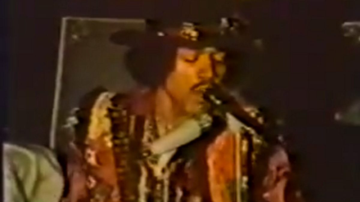 Remembering Jimi Hendrix: Jimi Hendrix Experience Covers 'Sgt. Pepper's' In 1967
