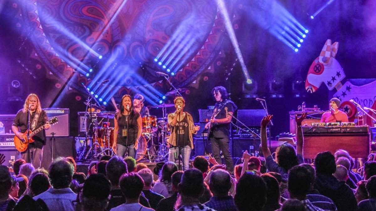 Machan Taylor & Mini Carlsson Join Gov’t Mule In Ventura