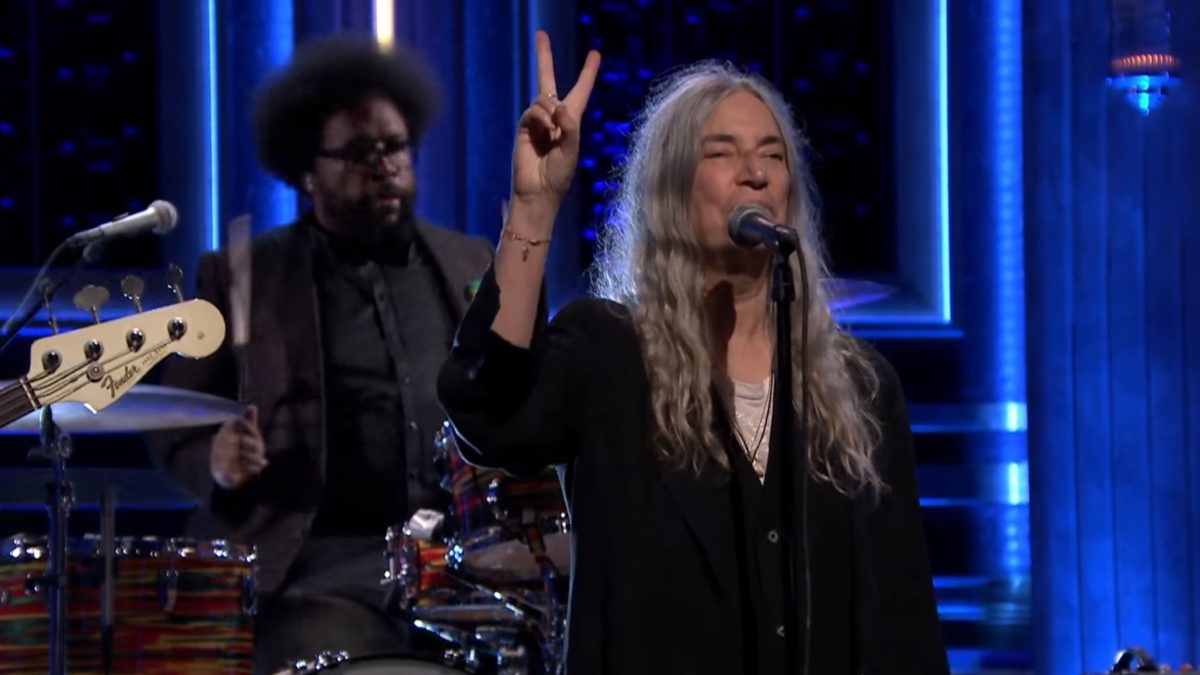 Patti Smith Performs On ‘The Tonight Show’