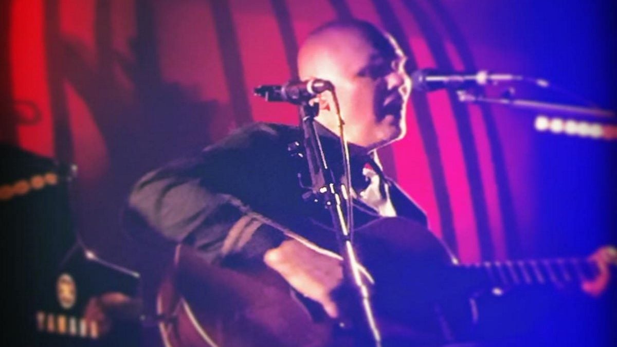 Billy Corgan Covers 'Box Of Rain' By The Grateful Dead In Brooklyn