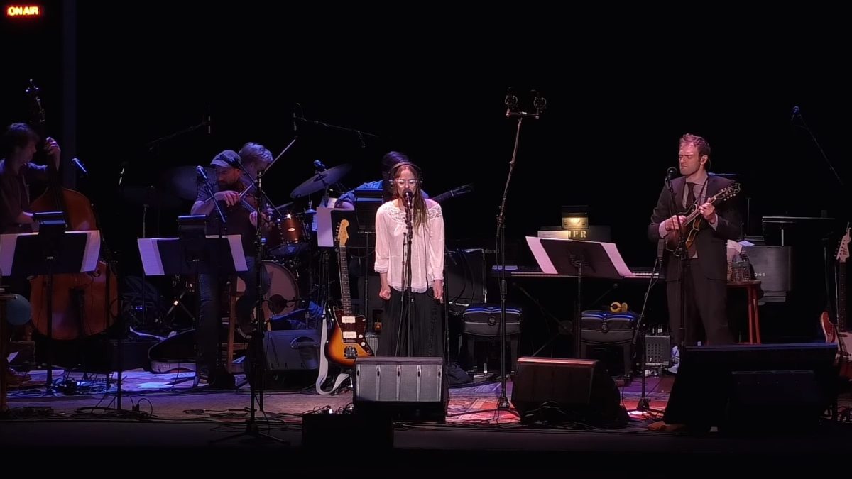 Fiona Apple Honors Fats Domino On ‘A Prairie Home Companion’