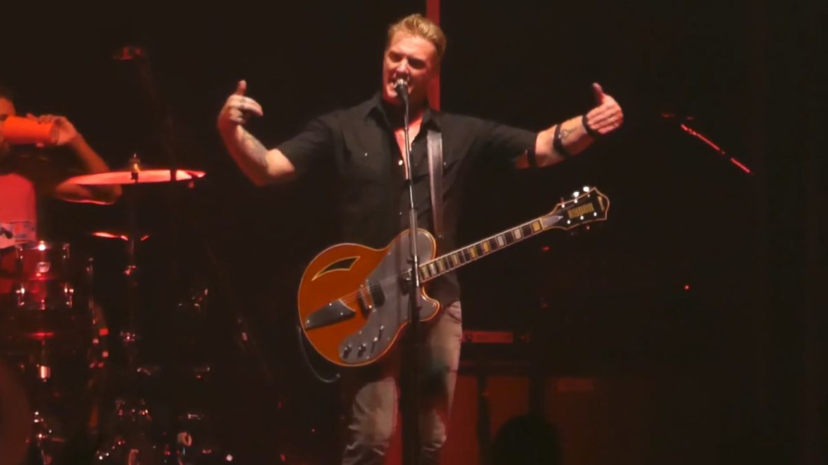 Josh Homme Breaks Up Fight At Queens Of The Stone Age Madison Square Garden Concert