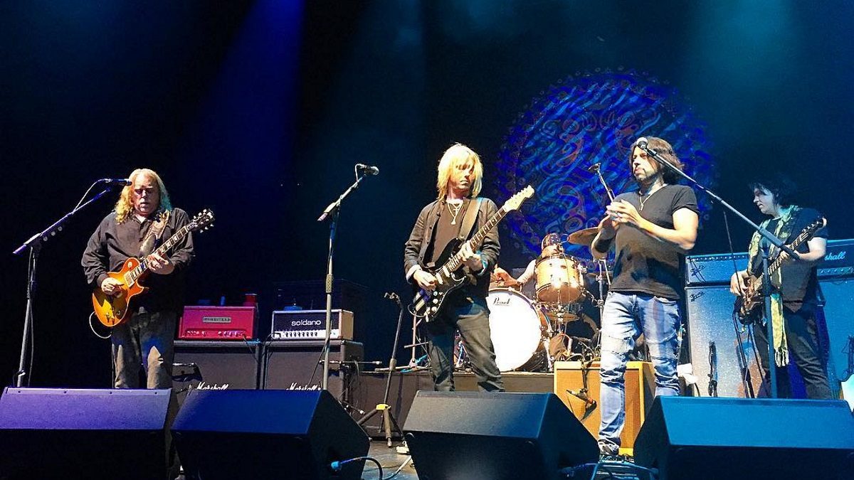 Gov't Mule Welcomes Kenny Wayne Shepherd & More At Blues Fest In London