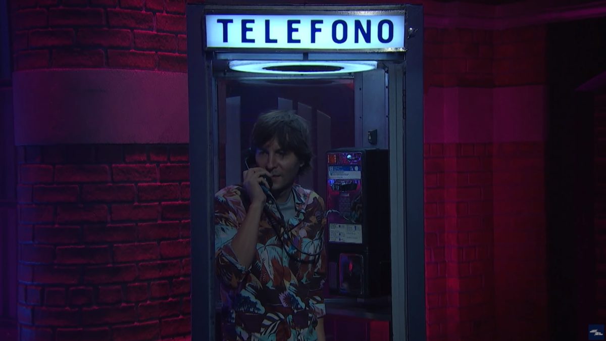 Phoenix Performs ‘Telefono’ On ‘Late Night’ & Shares ‘Ti Amo’ Video